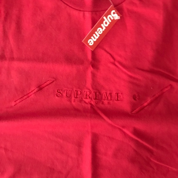 Supreme T-shirt - Picture 2 of 2